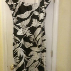 Evan Picone Black and White above the knee Dress